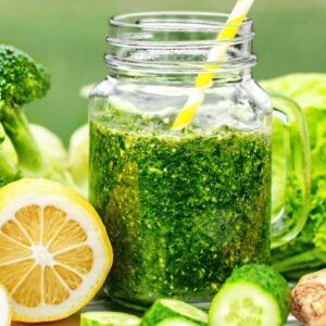 How To Detox And Boost Energy With a Glass of Green Smoothie.